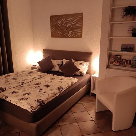 Gaeste Apartement Casa Luber Thalmassing  エクステリア 写真