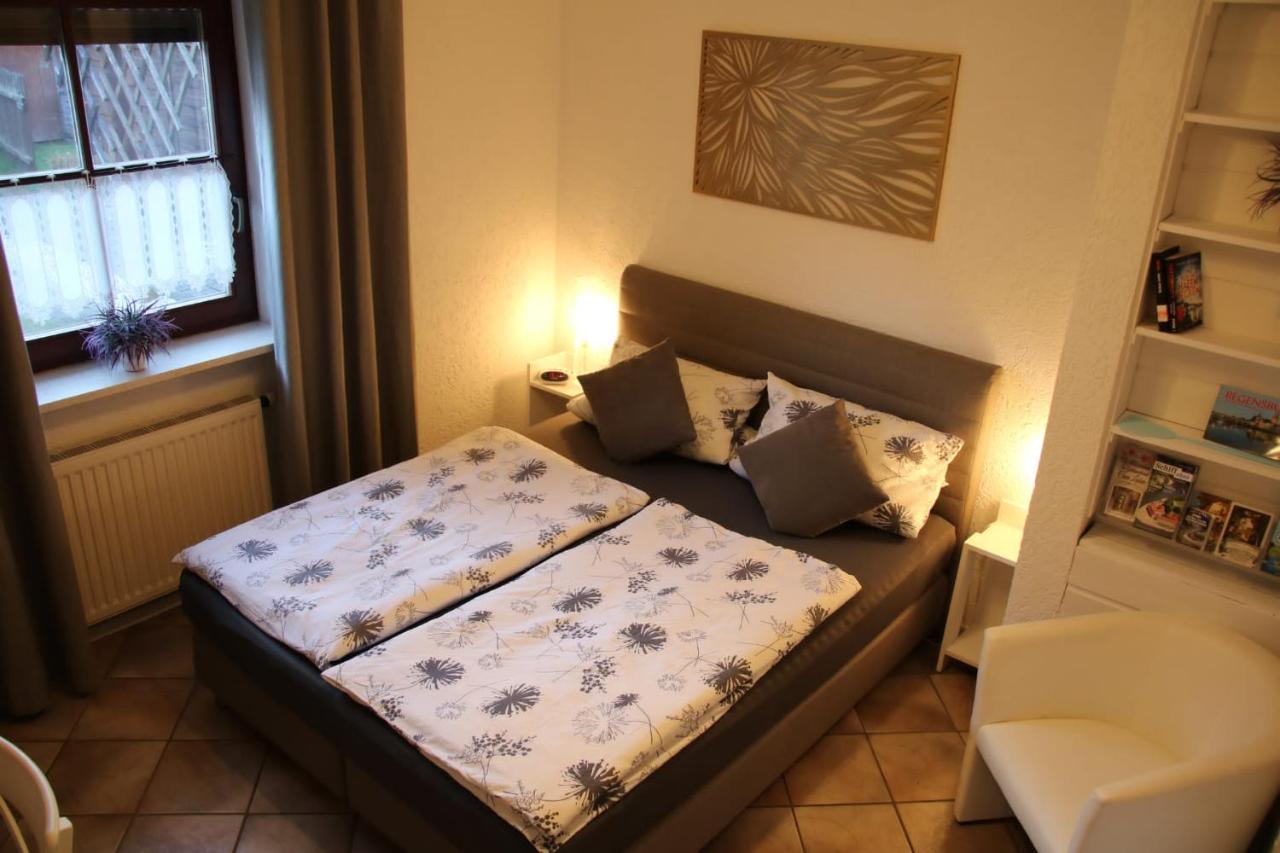 Gaeste Apartement Casa Luber Thalmassing  エクステリア 写真