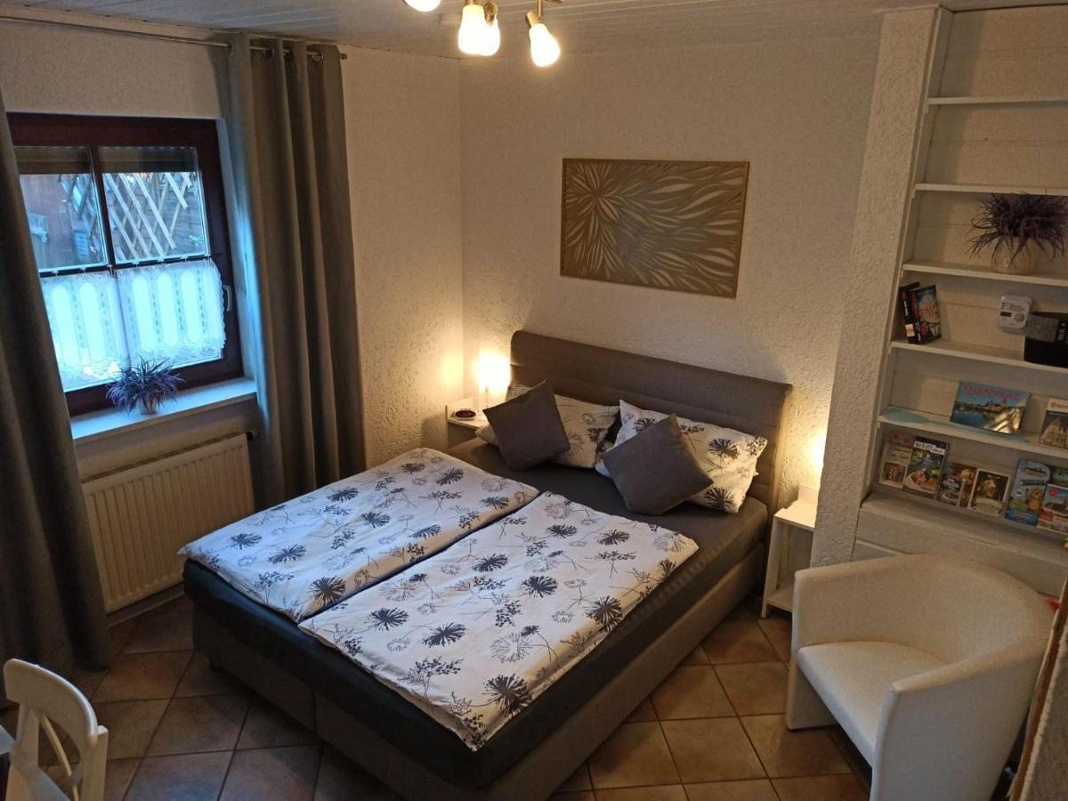 Gaeste Apartement Casa Luber Thalmassing  エクステリア 写真
