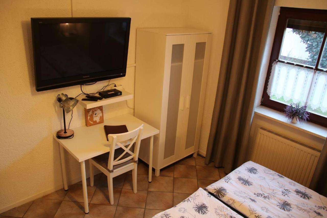Gaeste Apartement Casa Luber Thalmassing  エクステリア 写真