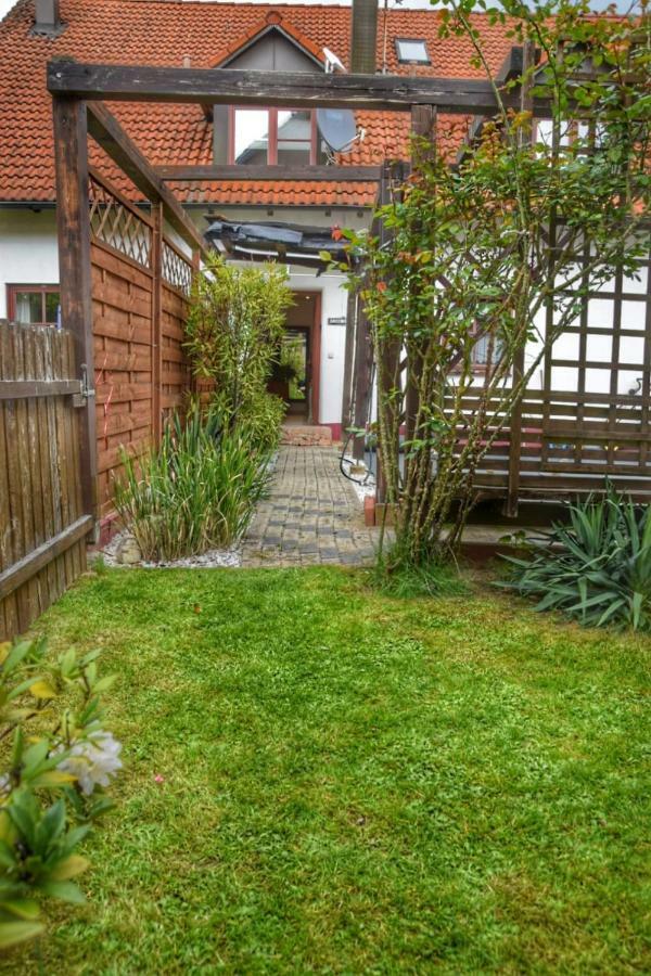 Gaeste Apartement Casa Luber Thalmassing  エクステリア 写真