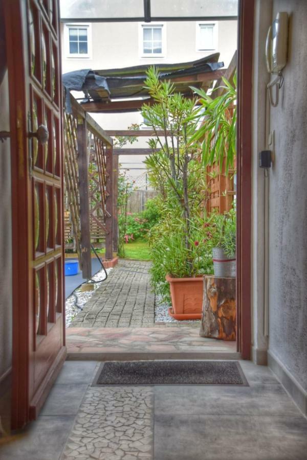 Gaeste Apartement Casa Luber Thalmassing  エクステリア 写真