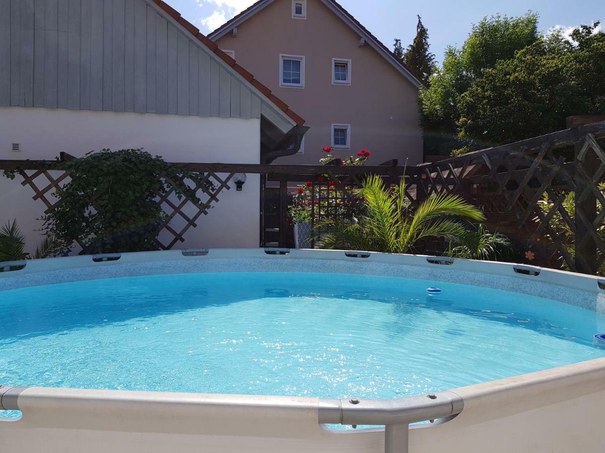 Gaeste Apartement Casa Luber Thalmassing  エクステリア 写真